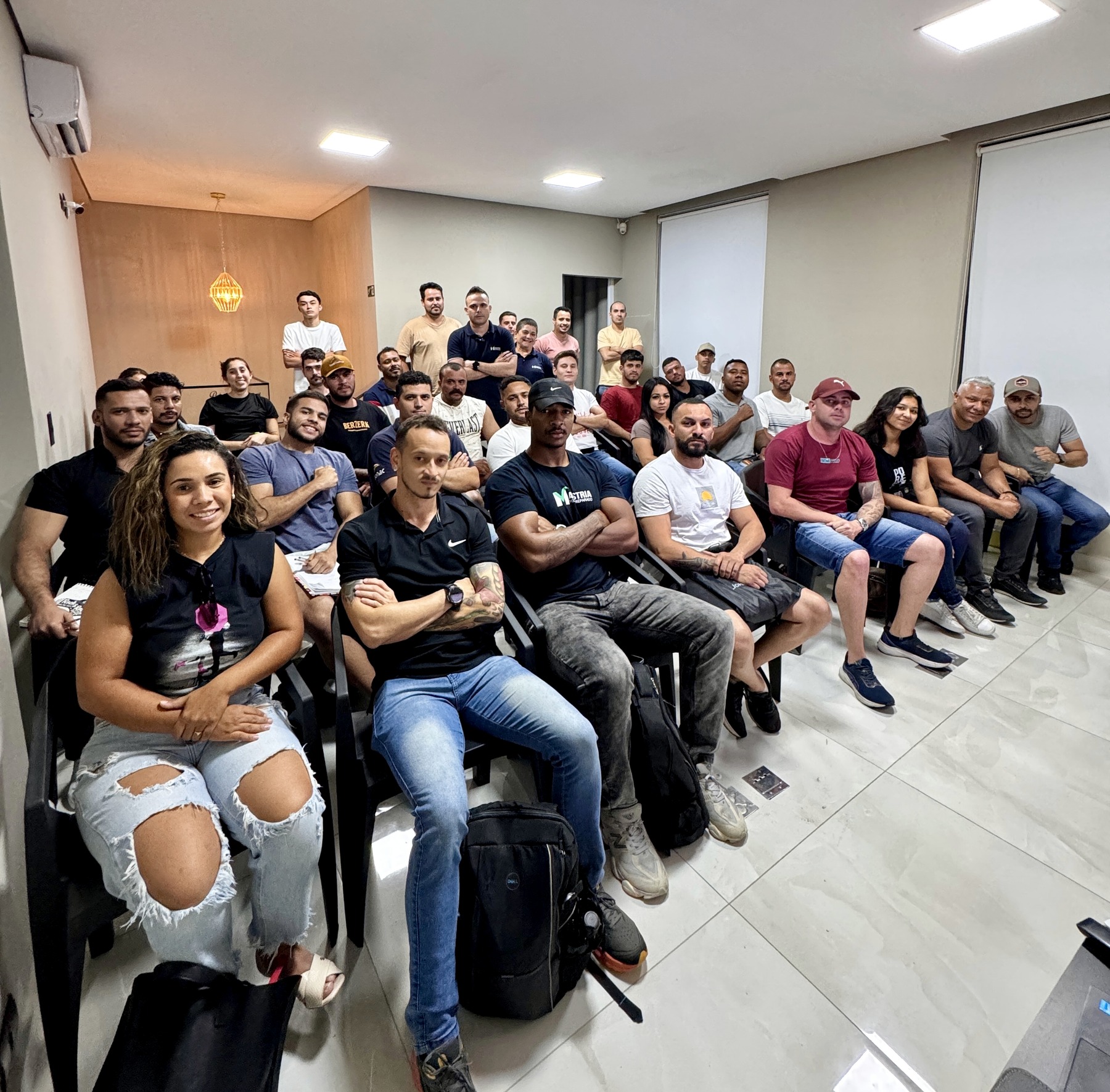 Alunos do Maestria em momento real de estudo e aplicação em sala de aula